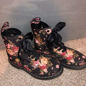Dr. Martins floral boot